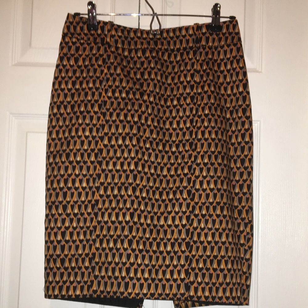 Lovely fitted skirt